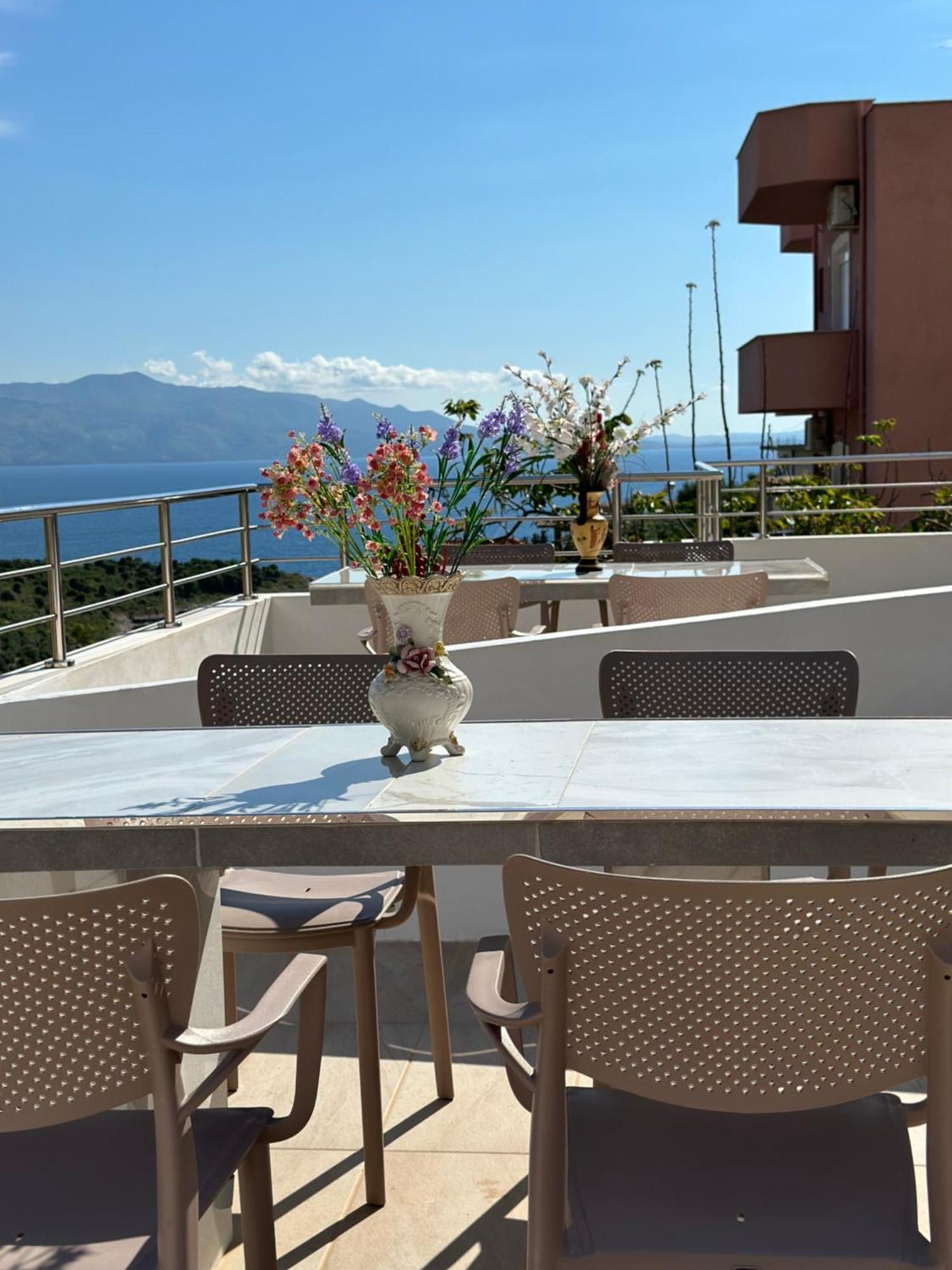 Sunny Holiday Sarandë Exterior foto